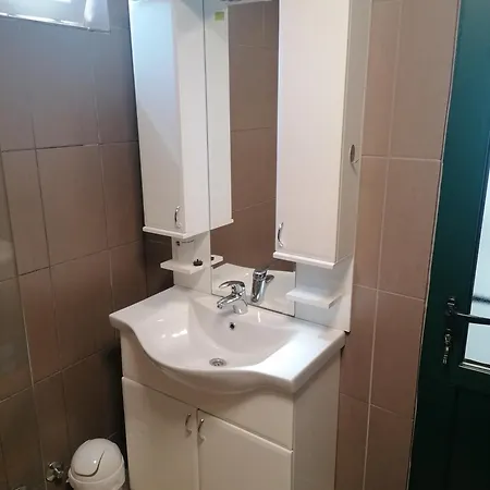 Apartment Under The Pine Milna (Brac)