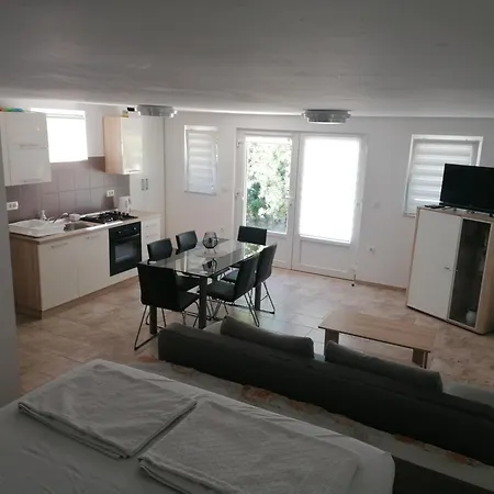 Apartment Under The Pine