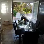 Under The Pine מילנה